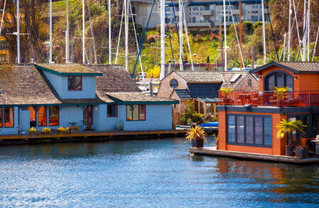 The Floating House: A Design by Students to Protect People from Floods